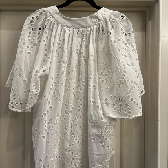 TUCKERNUCK White Eyelet Finley Flutter Sleeve Top - Picture 5 of 6